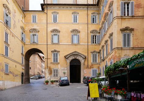 piazza del grillo 1 roma